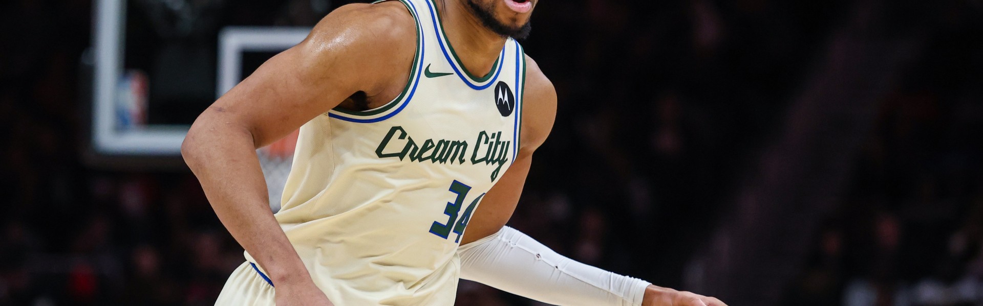 开云体育博彩-字母哥未来？名记：要关注勇士 把巴特勒放入交易并非完全不可能