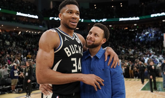 云开体育app下载安装-勇士报价四首轮！可库里即将38&amp;科尔合同年 字母哥愿意去勇士吗？